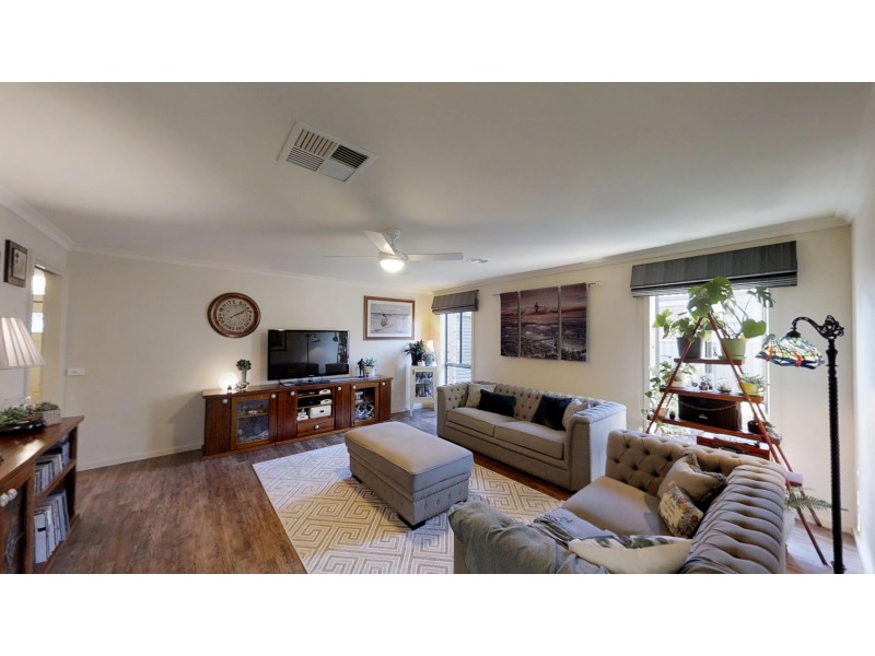 24 Inverness Drive, Junortoun VIC 3551