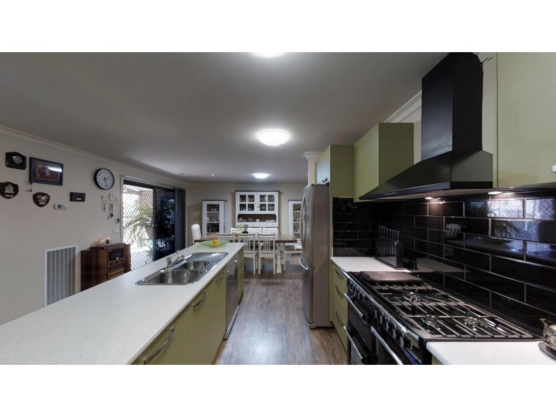 24 Inverness Drive, Junortoun VIC 3551