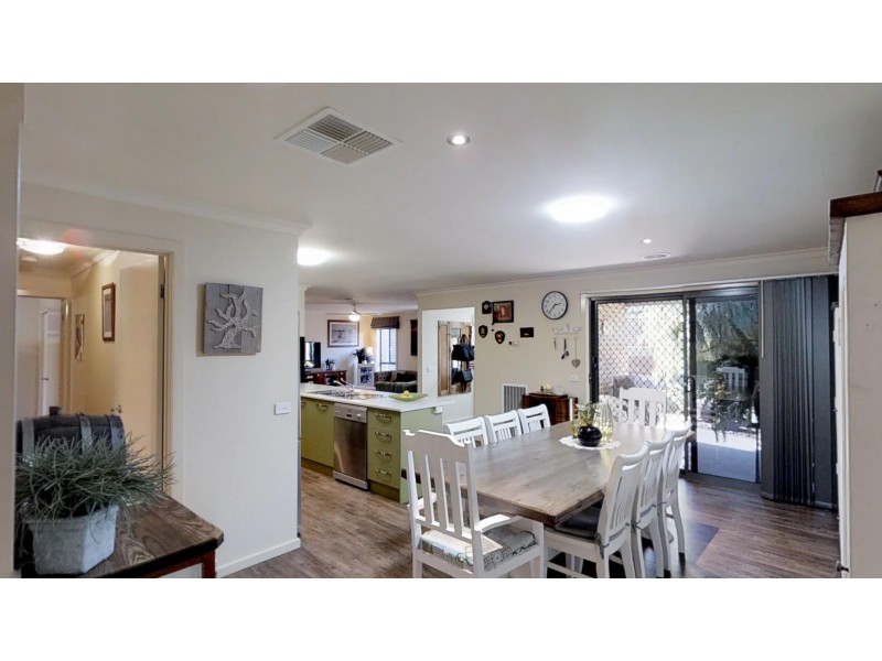 24 Inverness Drive, Junortoun VIC 3551