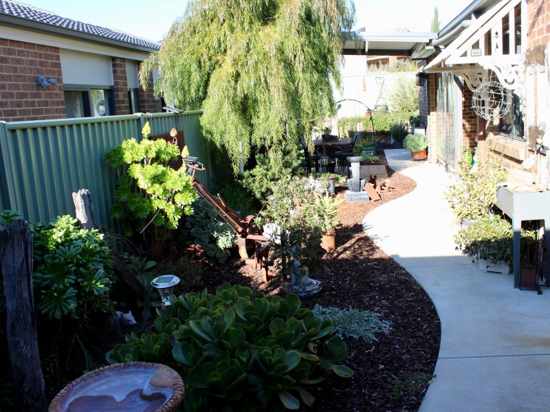 24 Inverness Drive, Junortoun VIC 3551