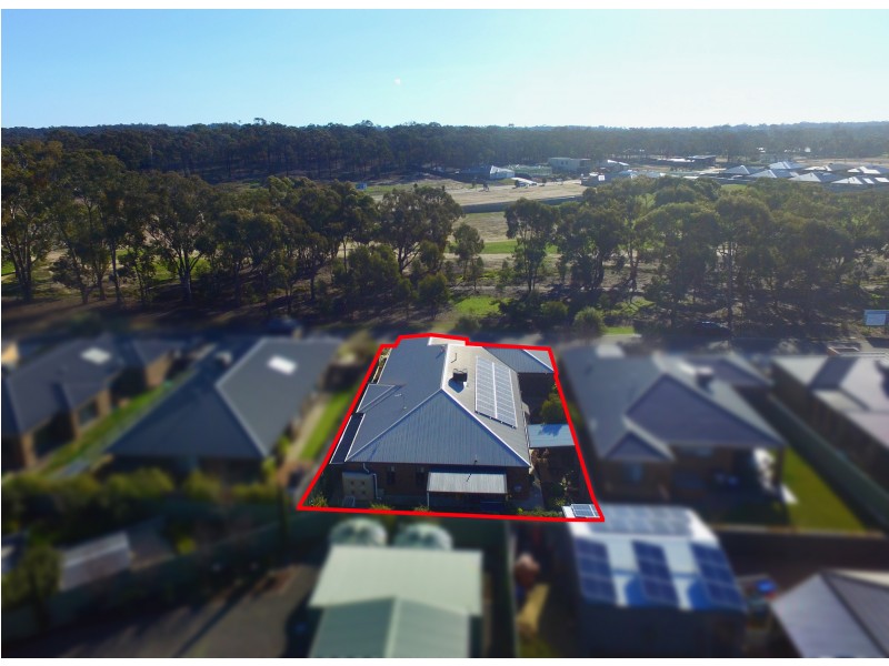 24 Inverness Drive, Junortoun VIC 3551