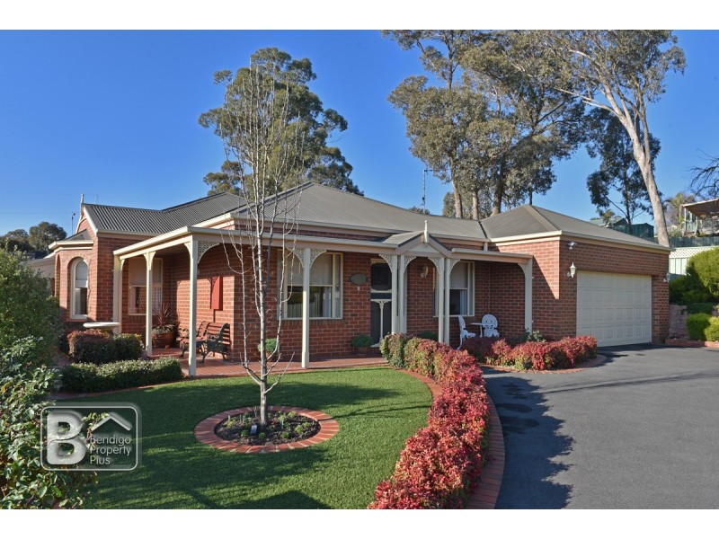 6 Sunset Boulevard, Spring Gully VIC 3550