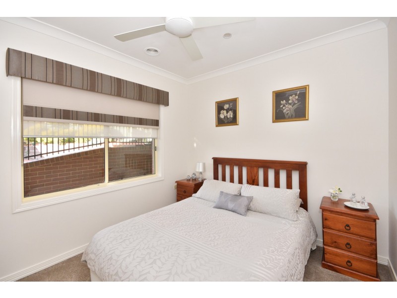 6 Sunset Boulevard, Spring Gully VIC 3550