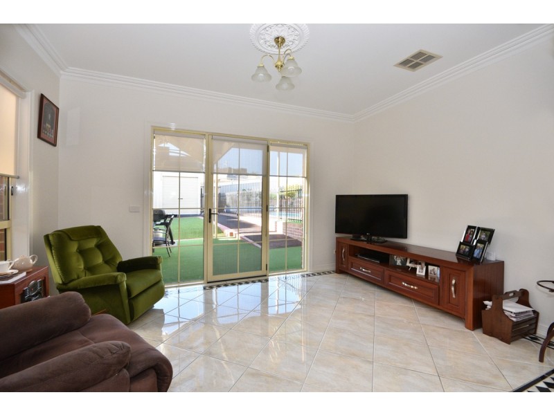 6 Sunset Boulevard, Spring Gully VIC 3550