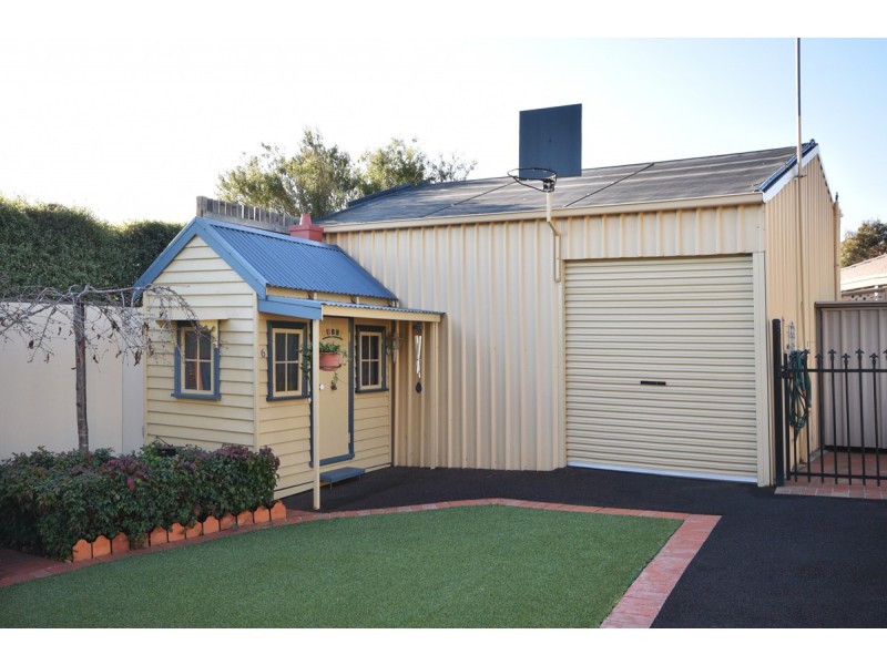 6 Sunset Boulevard, Spring Gully VIC 3550