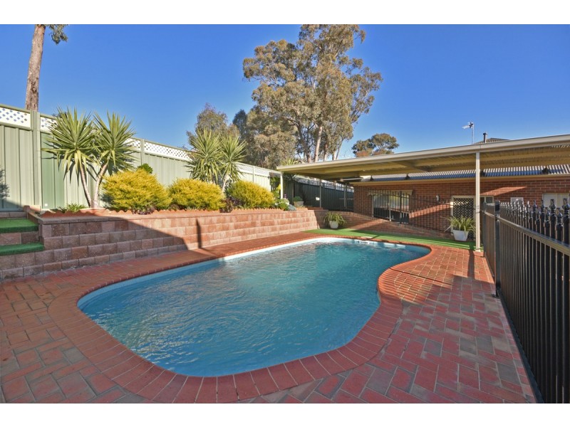 6 Sunset Boulevard, Spring Gully VIC 3550