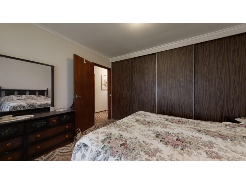 1 Waugh Street, Kangaroo Flat VIC 3555