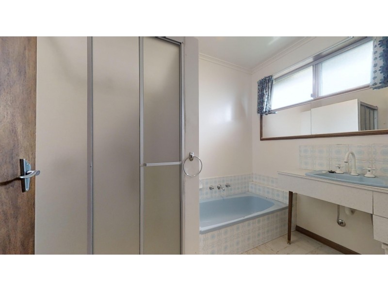 1 Waugh Street, Kangaroo Flat VIC 3555