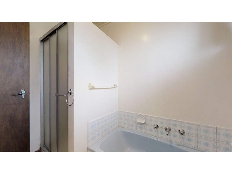 1 Waugh Street, Kangaroo Flat VIC 3555