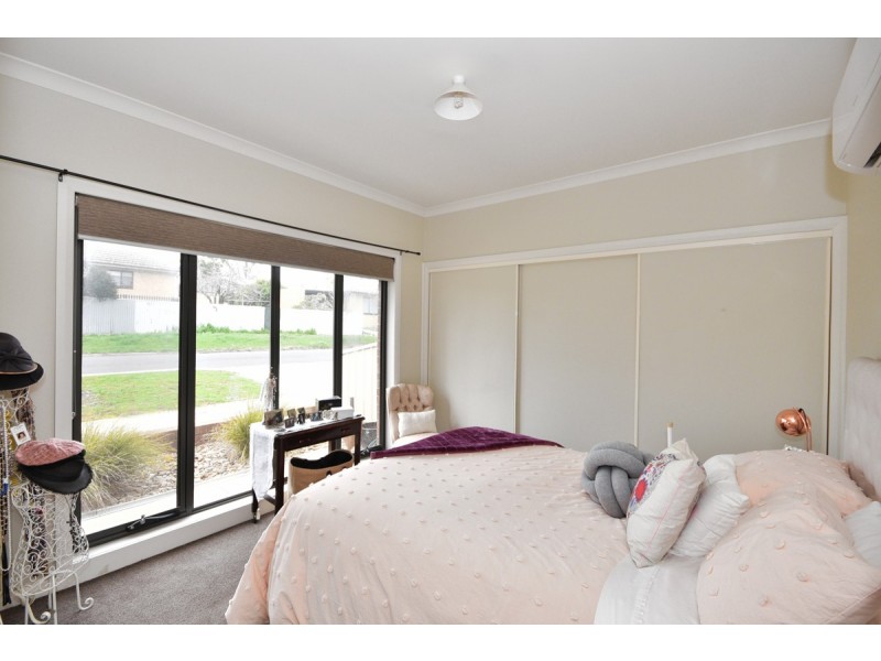 22 Lansell Street, Kangaroo Flat VIC 3555