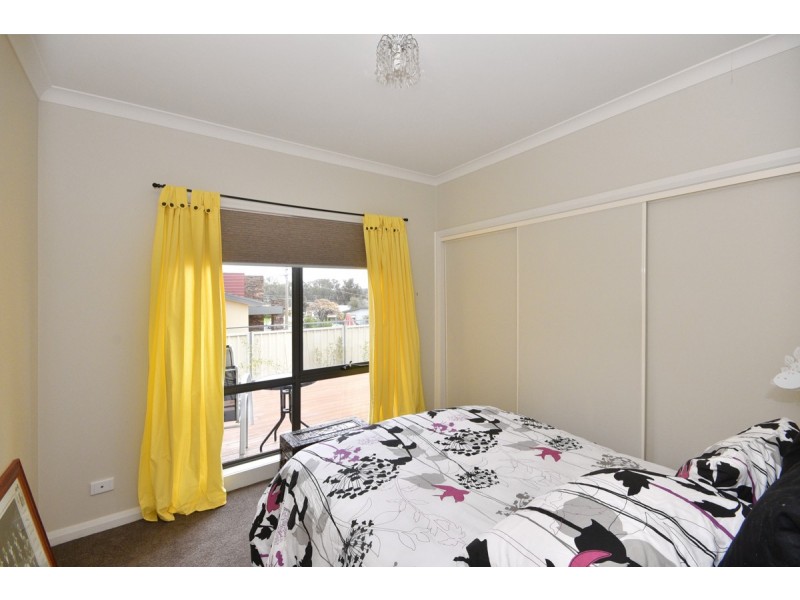 22 Lansell Street, Kangaroo Flat VIC 3555