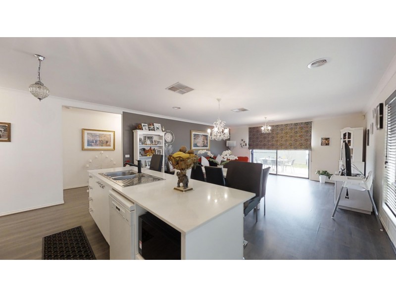 64 Tobin Crescent, Epsom VIC 3551