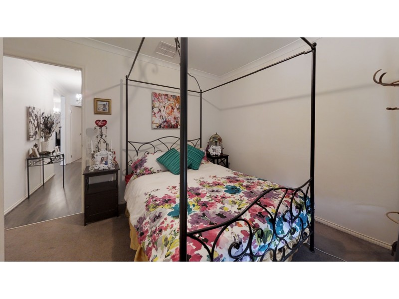 64 Tobin Crescent, Epsom VIC 3551