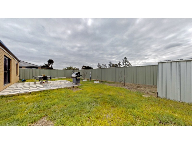 64 Tobin Crescent, Epsom VIC 3551