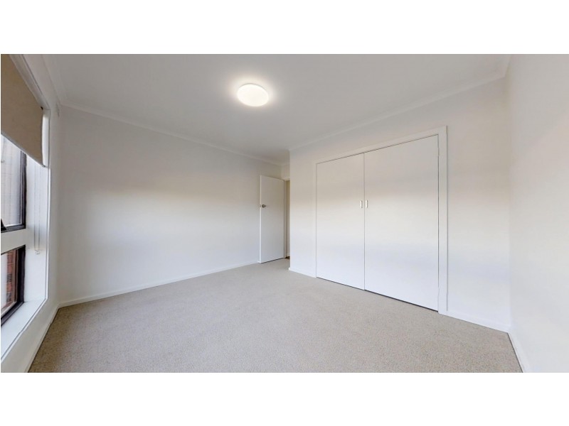 2/28 Yallambee Drive, Kennington VIC 3550