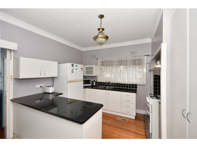 13 Guthrie Street, Kangaroo Flat VIC 3555