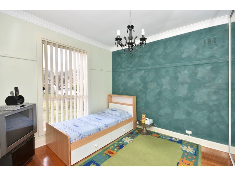 13 Guthrie Street, Kangaroo Flat VIC 3555