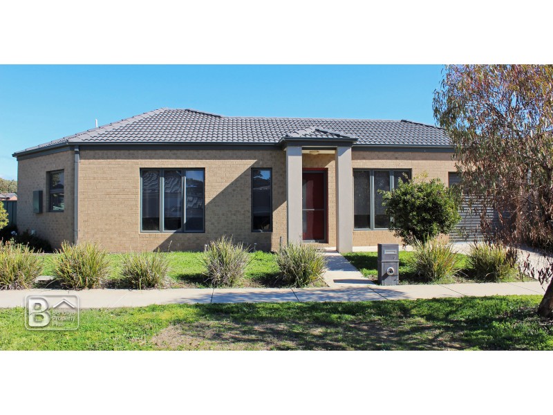 9 Triplett Avenue, Ascot VIC 3364