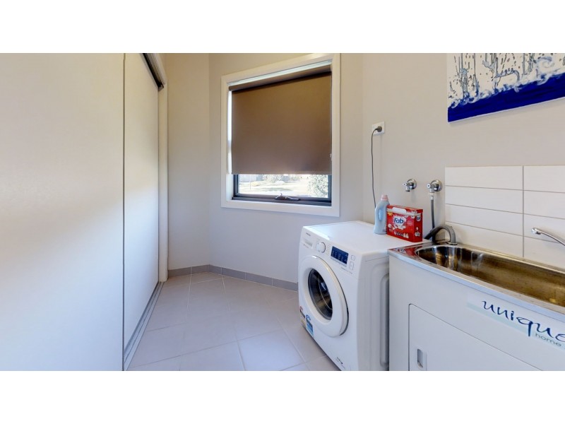 9 Triplett Avenue, Ascot VIC 3364