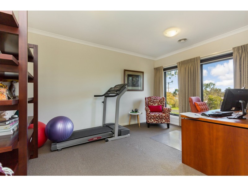 24 Buckley Street, Harcourt VIC 3453