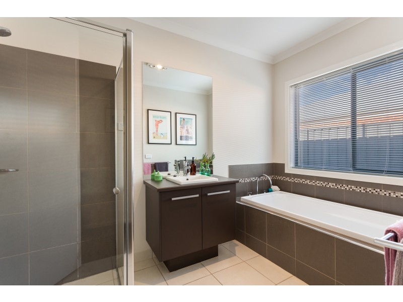 24 Buckley Street, Harcourt VIC 3453