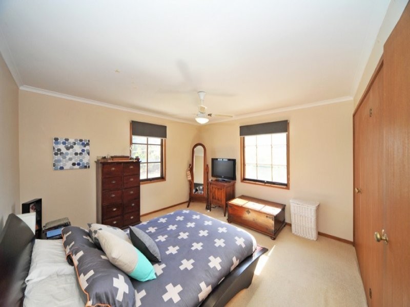 22 Deakin Drive, Flora Hill VIC 3550