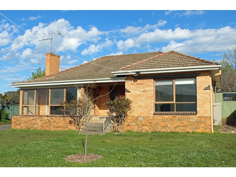 1 Pilcher Street, Strathdale VIC 3550