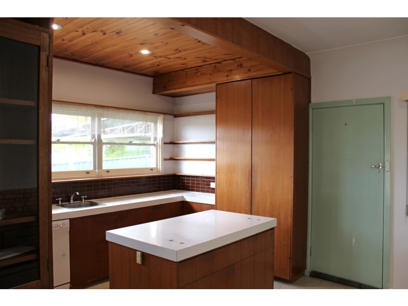 1 Pilcher Street, Strathdale VIC 3550