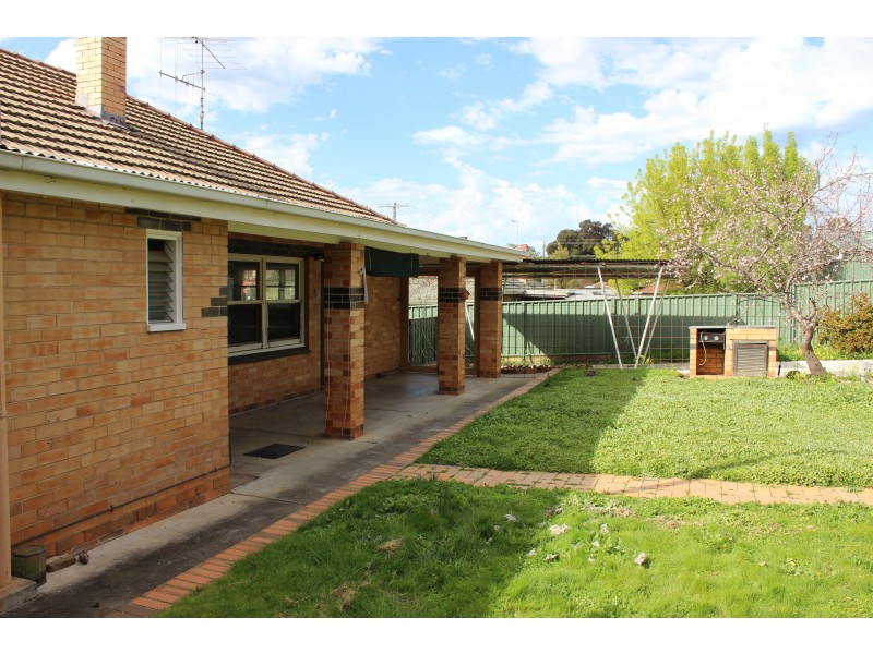 1 Pilcher Street, Strathdale VIC 3550