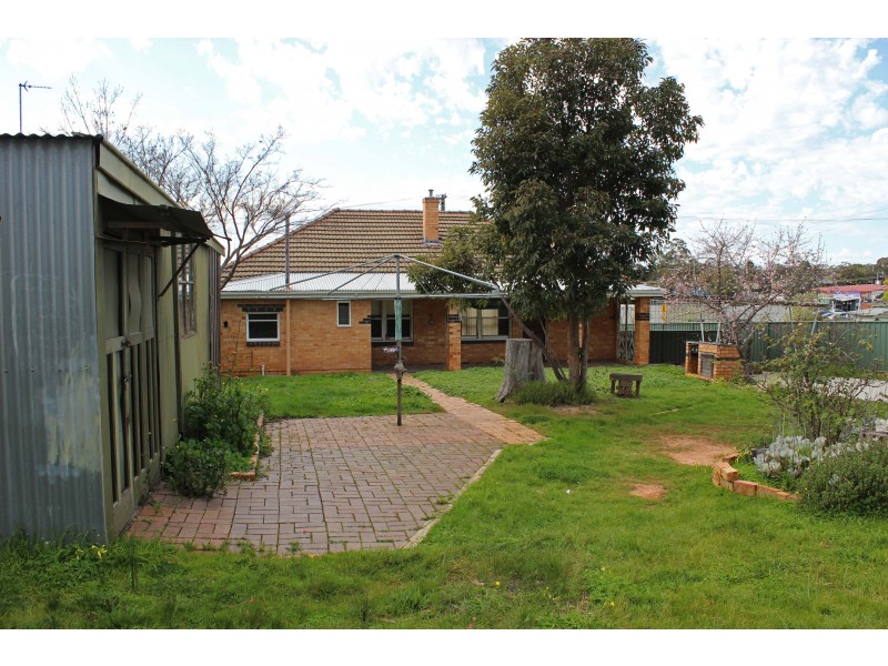 1 Pilcher Street, Strathdale VIC 3550