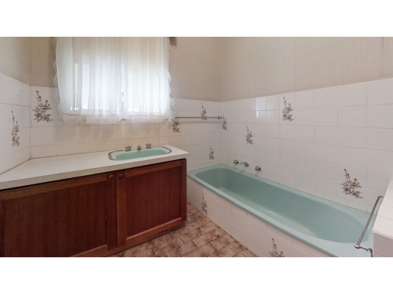 2  Broad Court, Kangaroo Flat VIC 3555