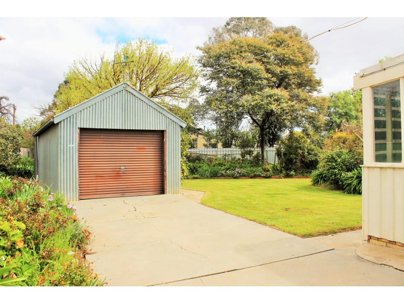 2  Broad Court, Kangaroo Flat VIC 3555