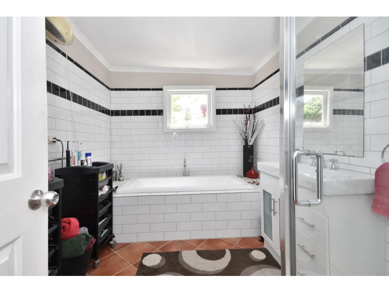 17 Frederick Street, North Bendigo VIC 3550