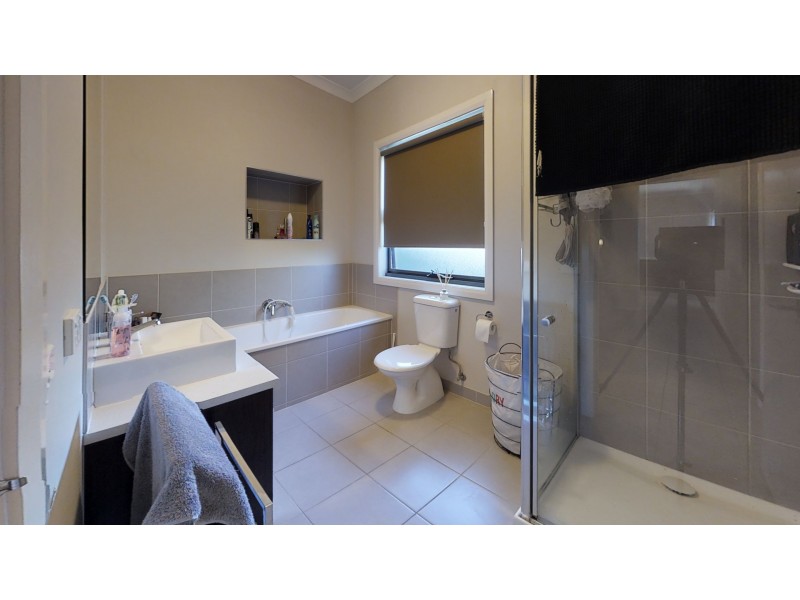 9 Triplett Avenue, Ascot VIC 3364