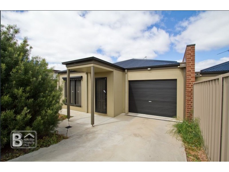 2/9 Honeysuckle Street, Eaglehawk VIC 3556