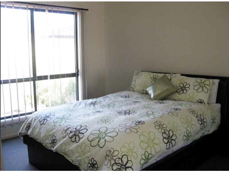 2/9 Honeysuckle Street, Eaglehawk VIC 3556