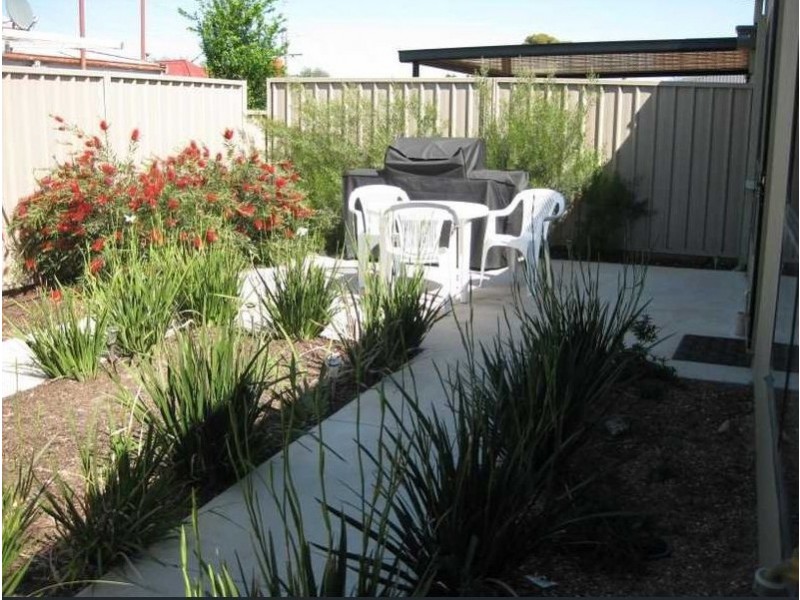 2/9 Honeysuckle Street, Eaglehawk VIC 3556