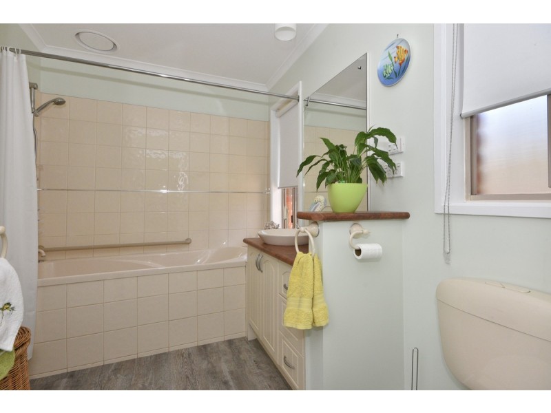 3 Ely Court, Castlemaine VIC 3450