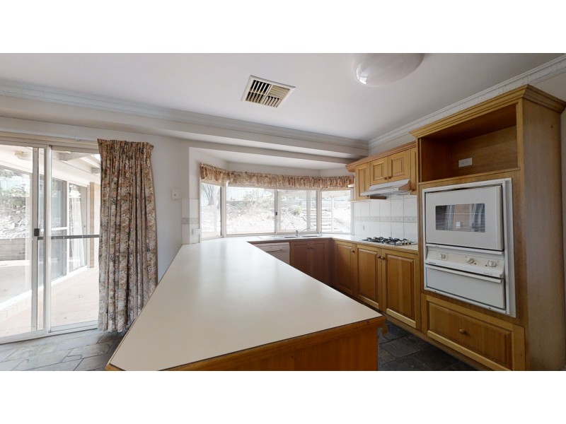 4 Ella Court, Strathdale VIC 3550