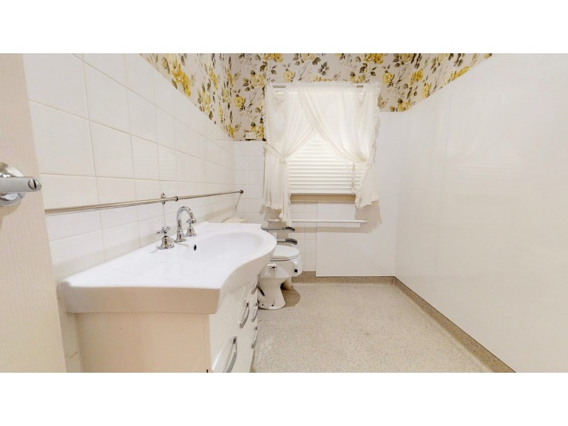 16 Quick Street, Ironbark VIC 3550