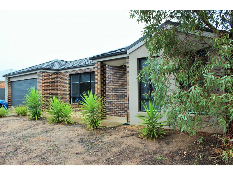 2 Yellowgum Drive, Epsom VIC 3551