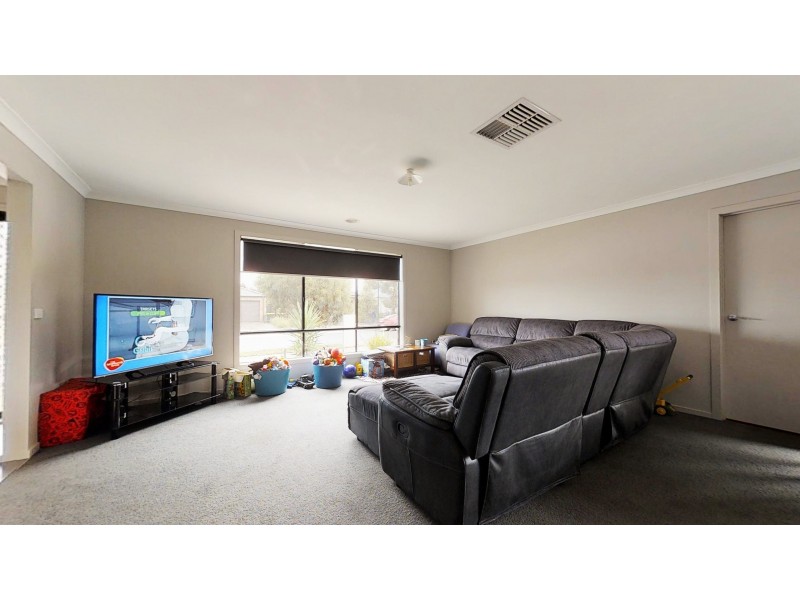 2 Yellowgum Drive, Epsom VIC 3551