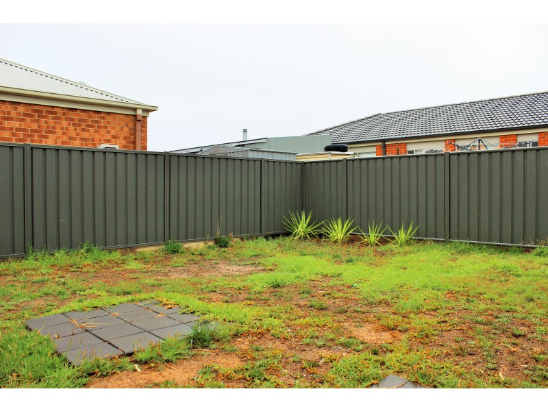 2 Yellowgum Drive, Epsom VIC 3551
