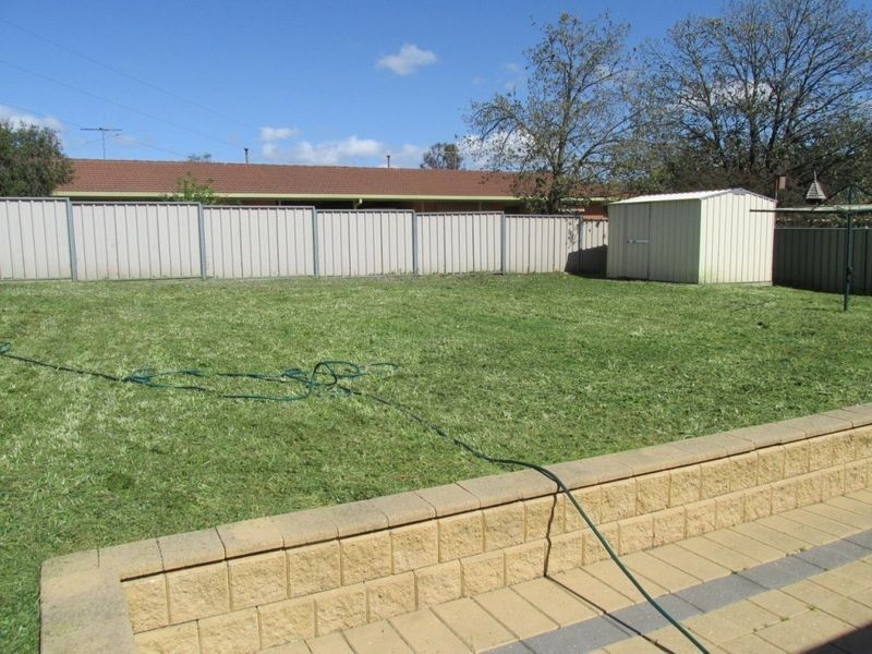 7 Emma Place, Quarry Hill VIC 3550