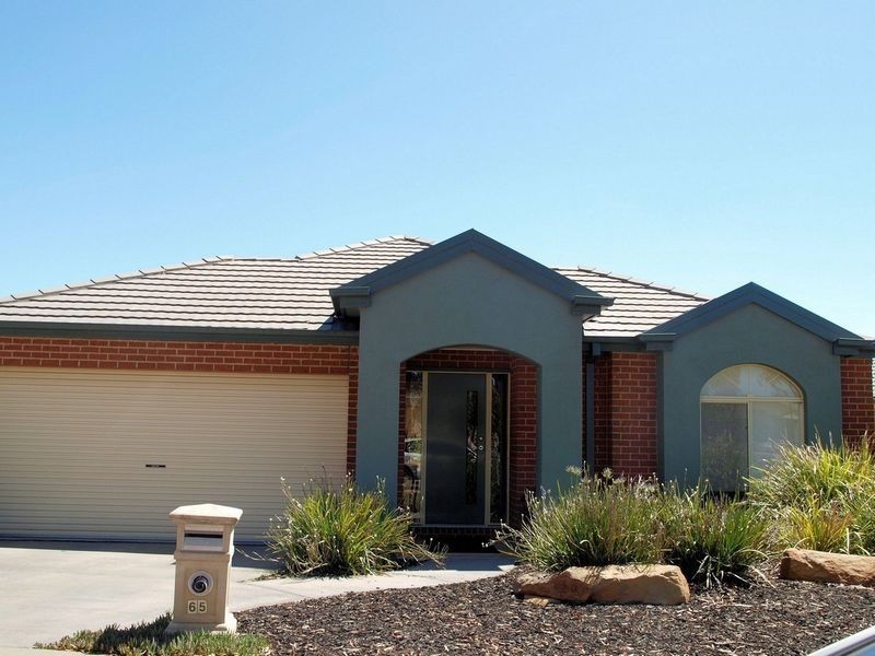 65 Manna Gum Drive, Epsom VIC 3551