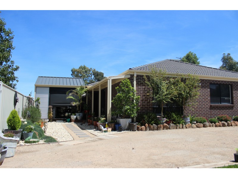 120 Myrtle Road, Ascot VIC 3551