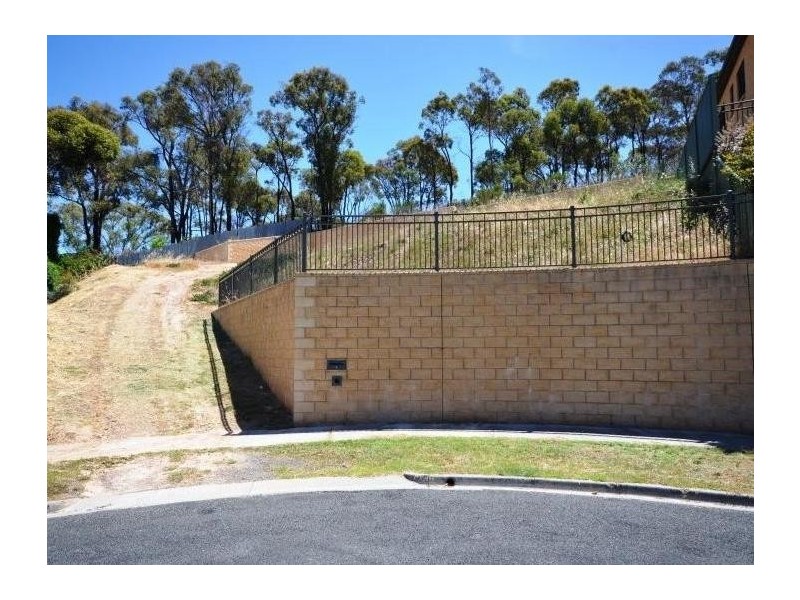 7 Hansa Court, Kangaroo Flat VIC 3555