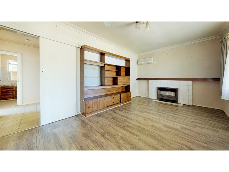 30 Neil Street, Kangaroo Flat VIC 3555