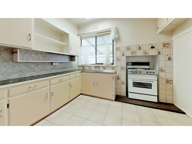 30 Neil Street, Kangaroo Flat VIC 3555