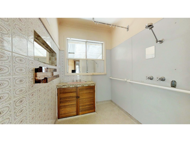 30 Neil Street, Kangaroo Flat VIC 3555